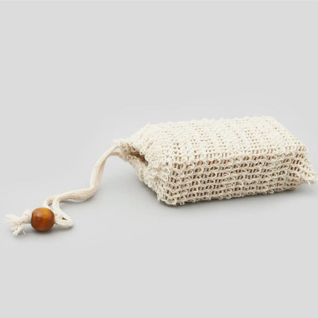 Natural cotton exfoliating soap pouch with drawstring, eco-friendly mesh soap saver bag for gentle skin exfoliation and longer-lasting soap