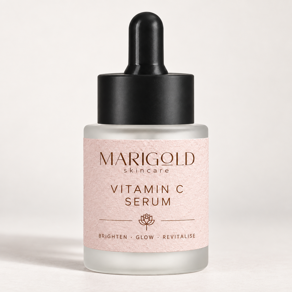 Vitamin C serum with Kakadu plum and rosehip for brighter, radiant-looking skin